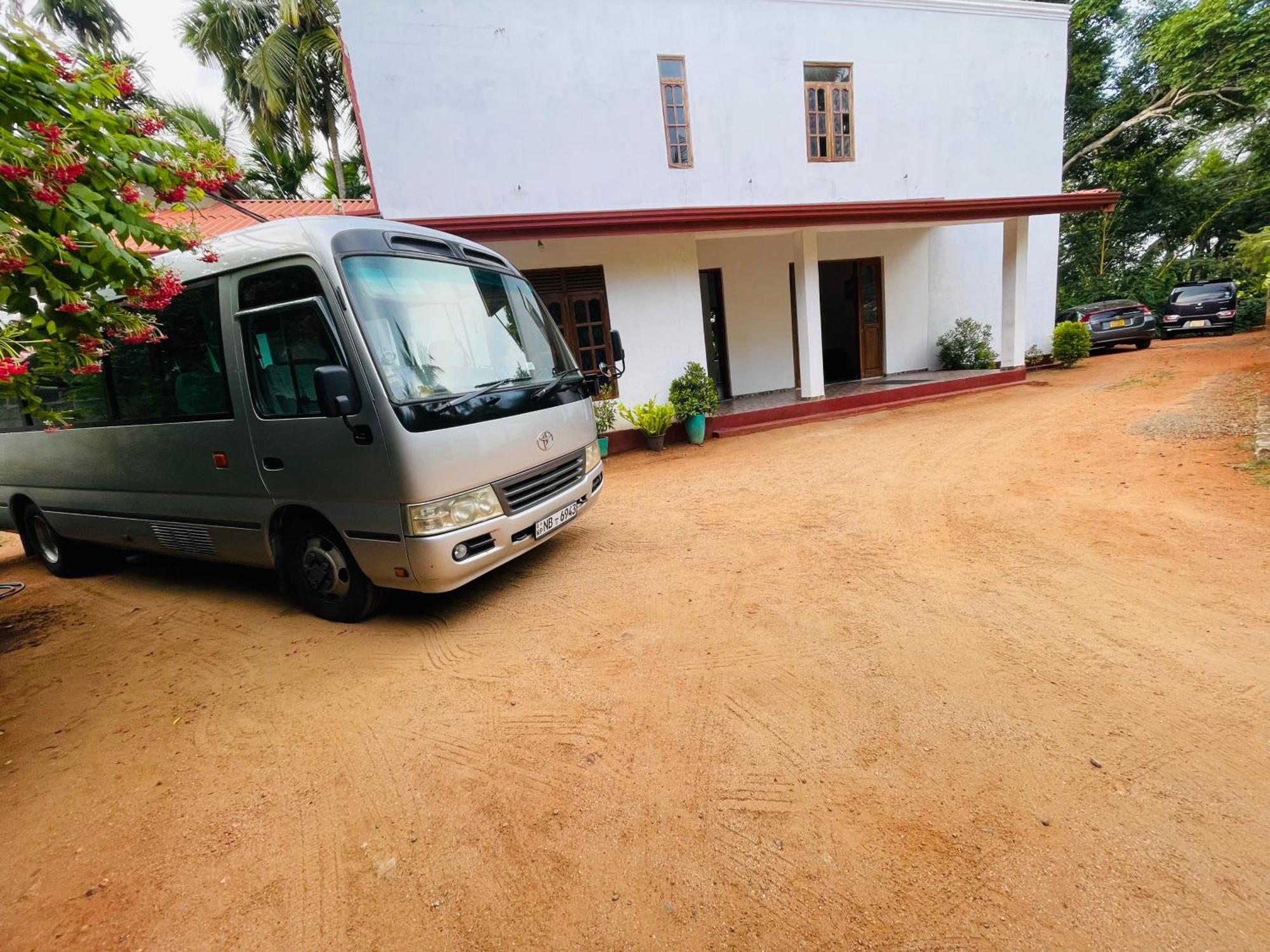 Divine Villa Anuradhapura Bagian luar foto