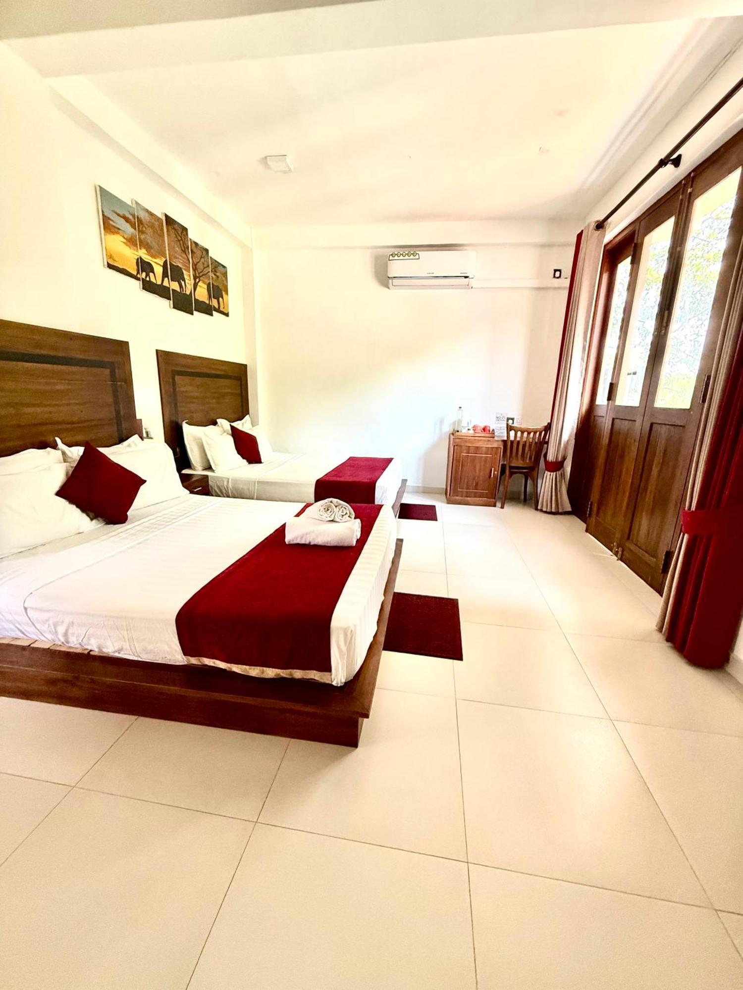 Divine Villa Anuradhapura Bagian luar foto