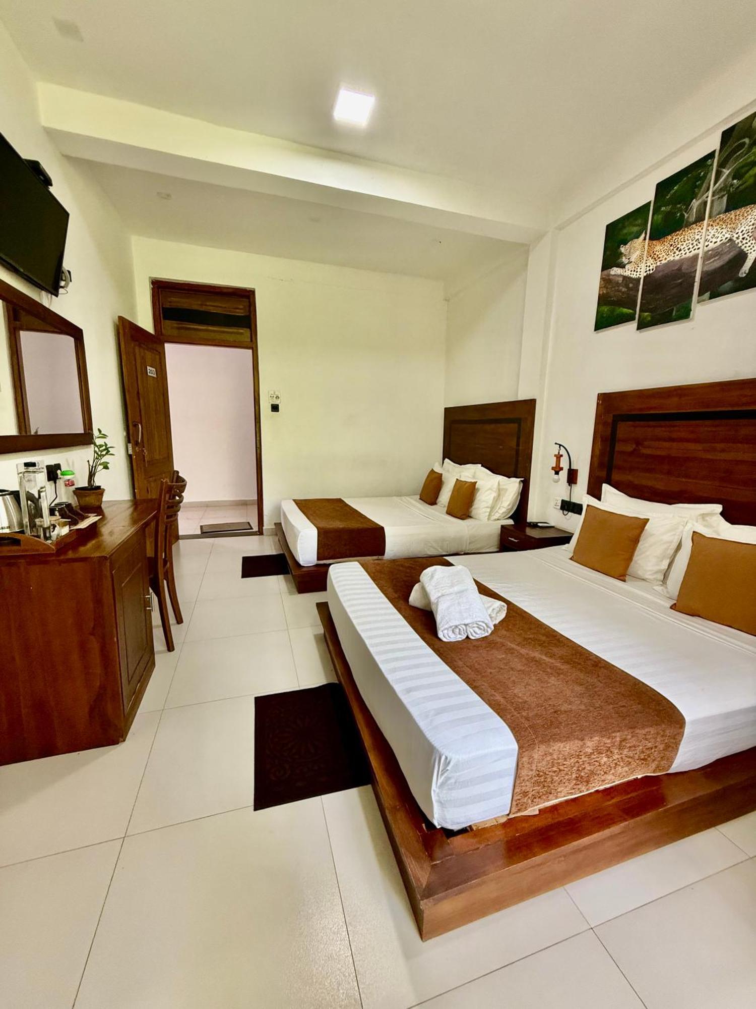 Divine Villa Anuradhapura Bagian luar foto